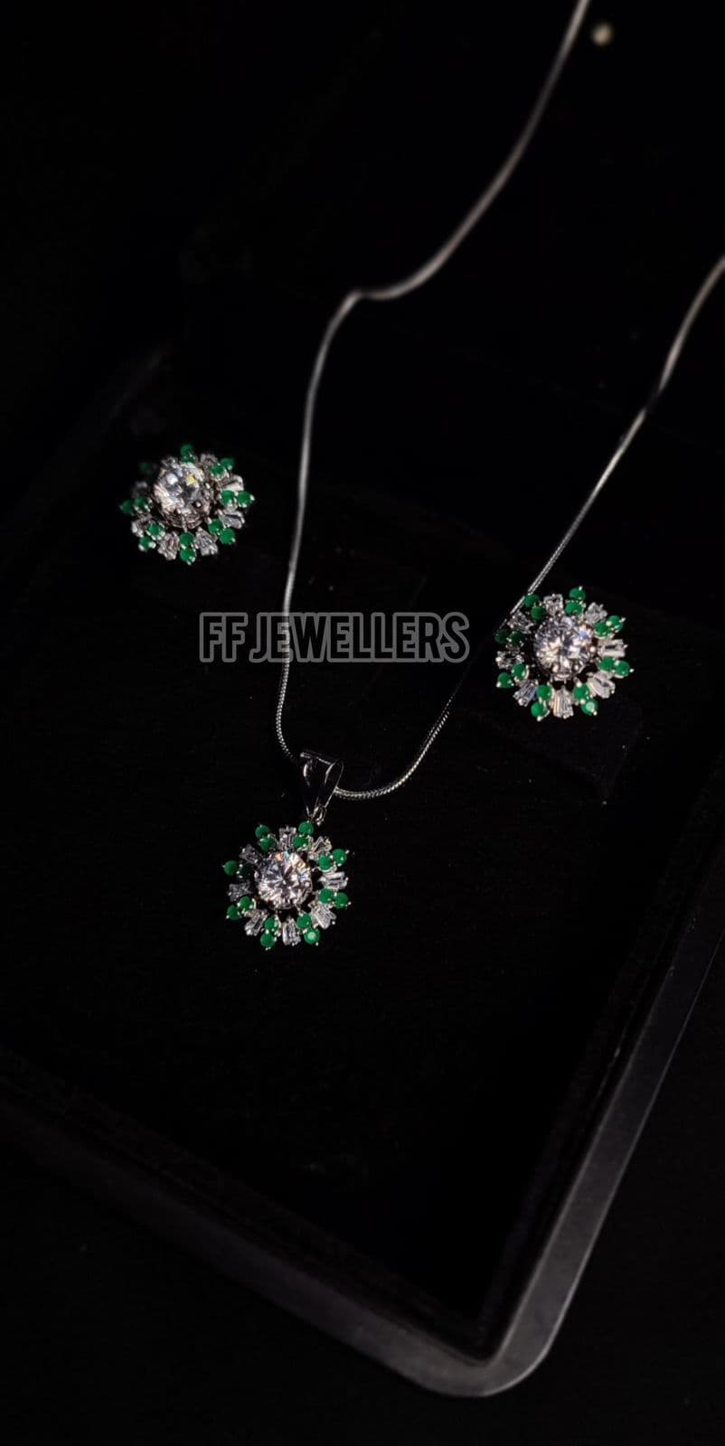 Imperial Emerald Floral Locket Set with Tops